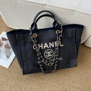 Classic CHANEL Bag: A Stylish and Versatile Choice for Elegance